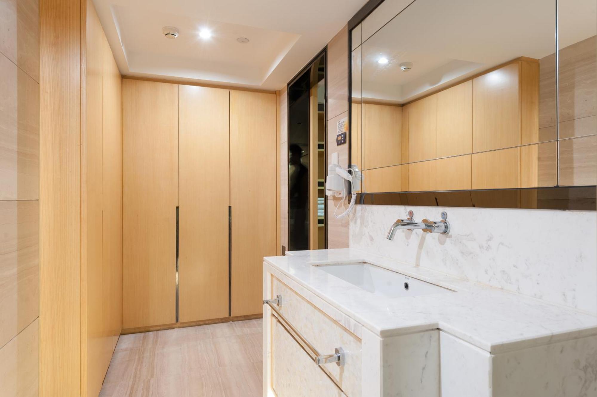Qingman Apartment Guangzhou Zhujiang New Town East Railway Station Branch Exteriör bild